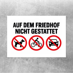 Auf dem Friedhof nicht gestattet Aufkleber – Querformat als Standard-Mockup mit gut lesbarem Friedhofsmotiv.