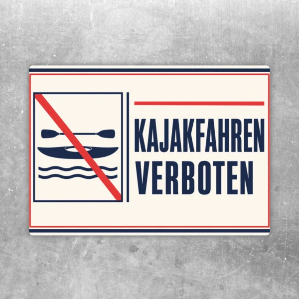 Kajakfahren verboten Aufkleber im Querformat mit Kajak-Piktogramm, rotem Verbotsbalken und dunkelblauem Text.