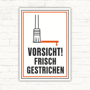 Vorsicht frisch gestrichen Schild mit Pinsel und orangefarbener Farbspur, weißes Hochformat-Schild.