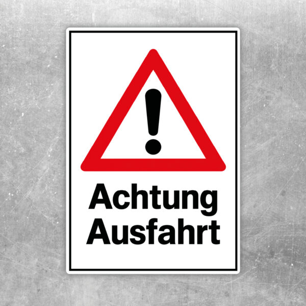 Achtung Ausfahrt Warnaufkleber mit Warndreieck