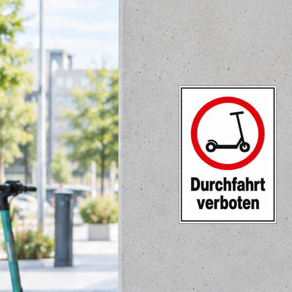 E-Scooter Durchfahrt verboten Aufkleber – Hochformat – Bild 2