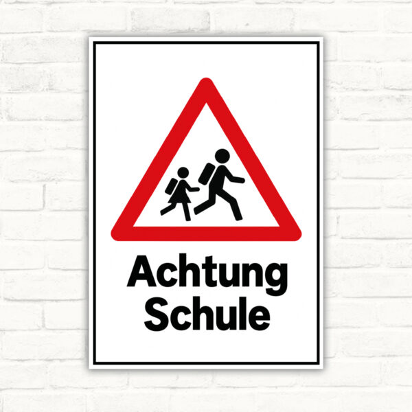 Achtung Schule Warnschild mit Schulkinder-Symbol – Hochformat