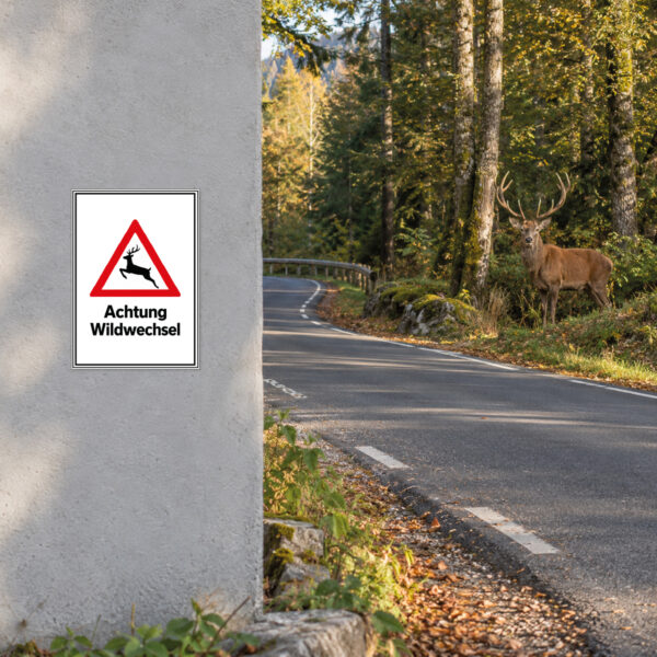 Achtung Wildwechsel Warnschild mit Hirsch-Symbol – Hochformat – Bild 2