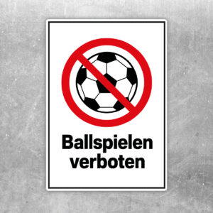 Ballspielen verboten Aufkleber mit Fußballsymbol – Hochformat