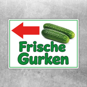 Frische Gurken Aufkleber mit Pfeil links – Querformat