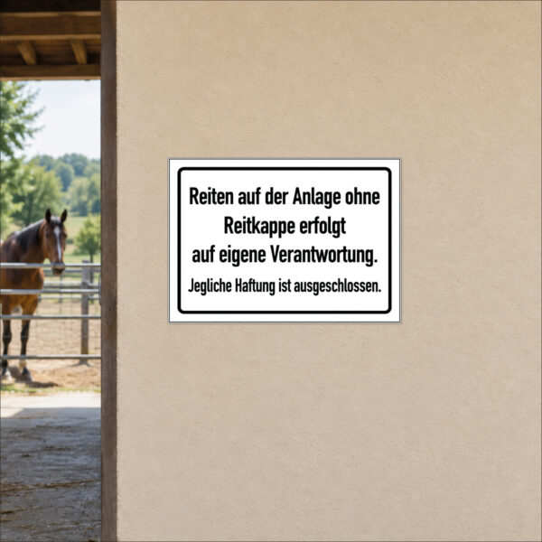 Reiten ohne Reitkappe auf eigene Verantwortung – Stallschild – Bild 2
