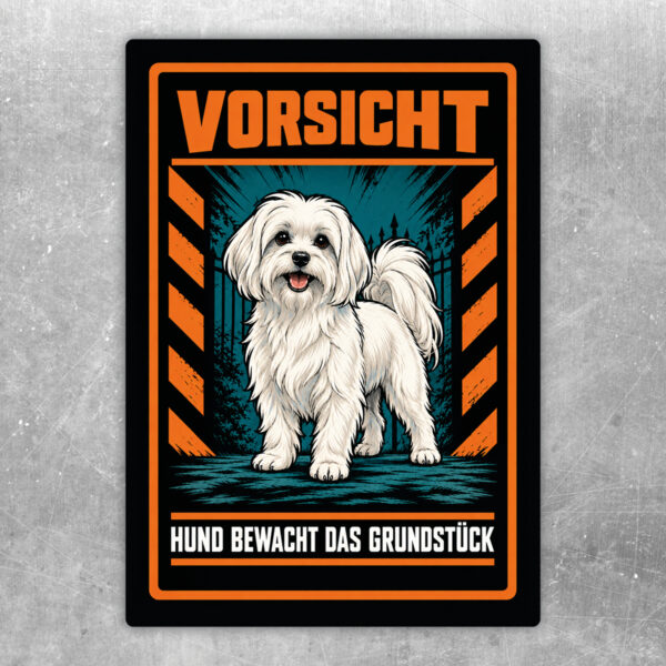 Malteser Aufkleber „Vorsicht – Hund bewacht das Grundstück“ im Actionstil – Hochformat – Produktansicht
