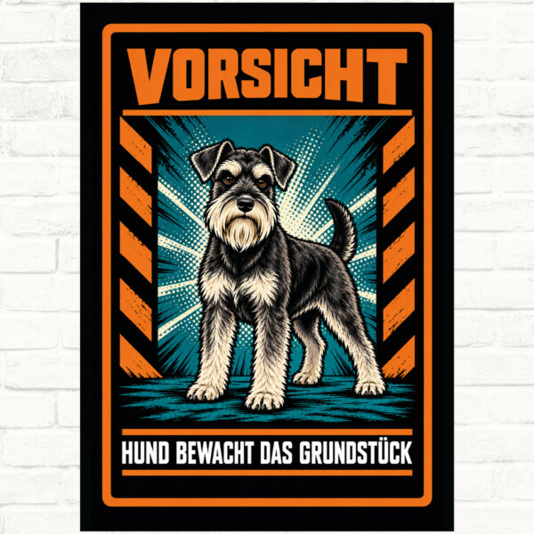 Zwergschnauzer Schild „Vorsicht – Hund bewacht das Grundstück“ im Actionstil – Hochformat – Produktansicht