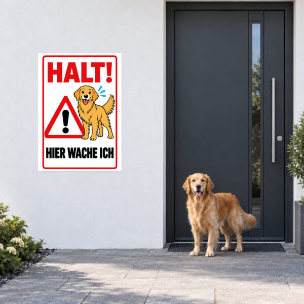 Golden Retriever Schild „Halt! Hier wache ich“ im Flat-Comic-Stil – Hochformat – Anwendung am Eingang