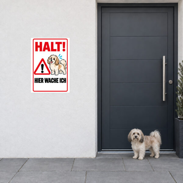 Havaneser Schild „Halt! Hier wache ich“ im Flat-Comic-Stil – Hochformat – Anwendung am Eingang